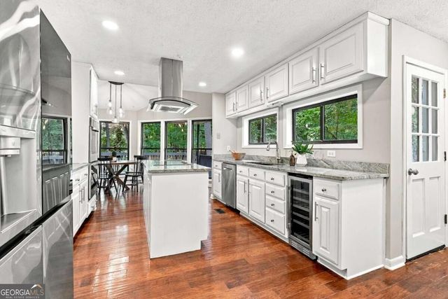 8810 North Mount Drive, Alpharetta, GA 30022