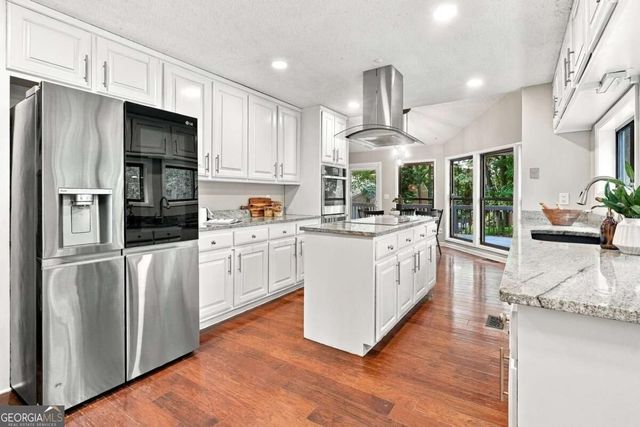 8810 North Mount Drive, Alpharetta, GA 30022