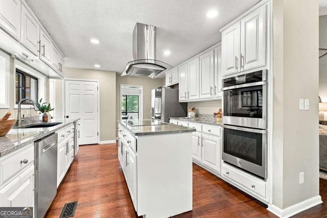 8810 North Mount Drive, Alpharetta, GA 30022
