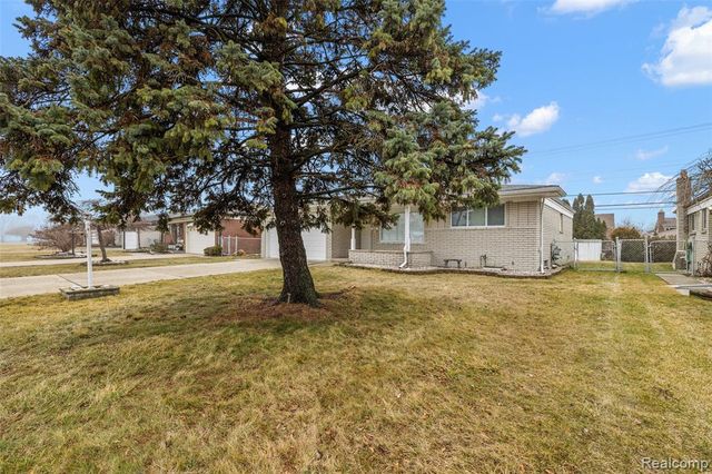 36745 Adele Drive, Sterling Heights, MI 48312