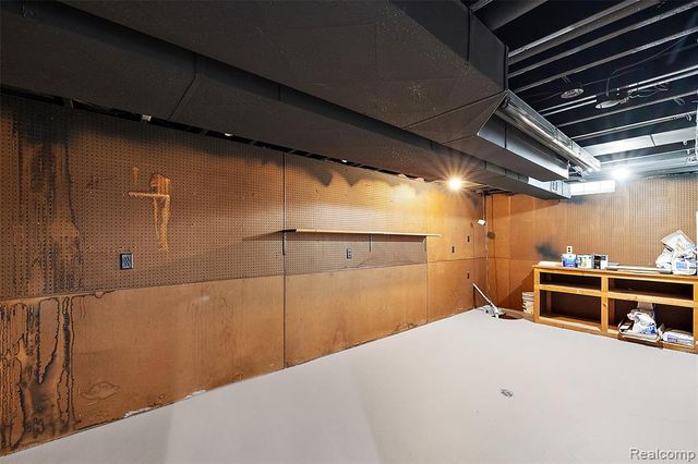 36745 Adele Drive, Sterling Heights, MI 48312