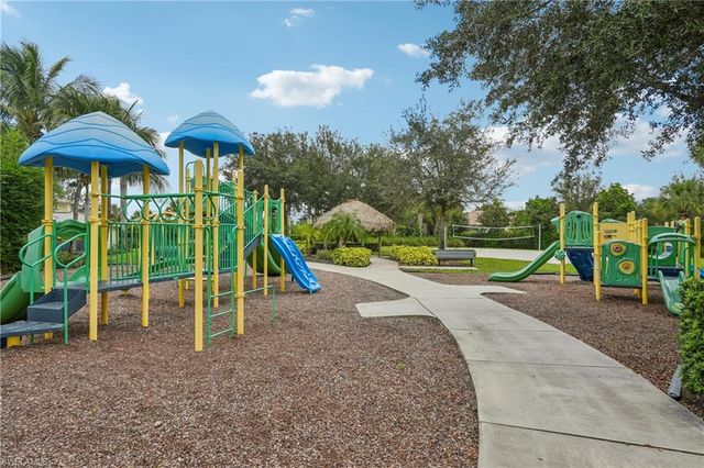 1751 Alameda DR, Naples, FL 34120
