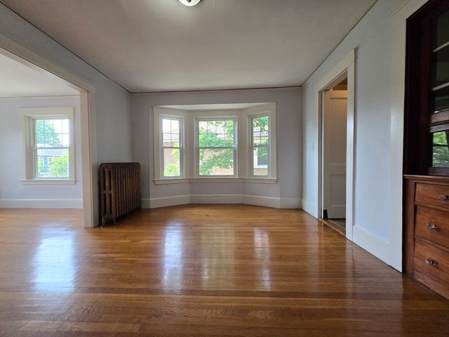 19 Rowe St 2, Newton, MA 02466