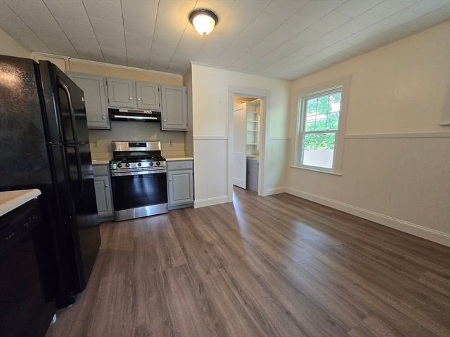 19 Rowe St 2, Newton, MA 02466