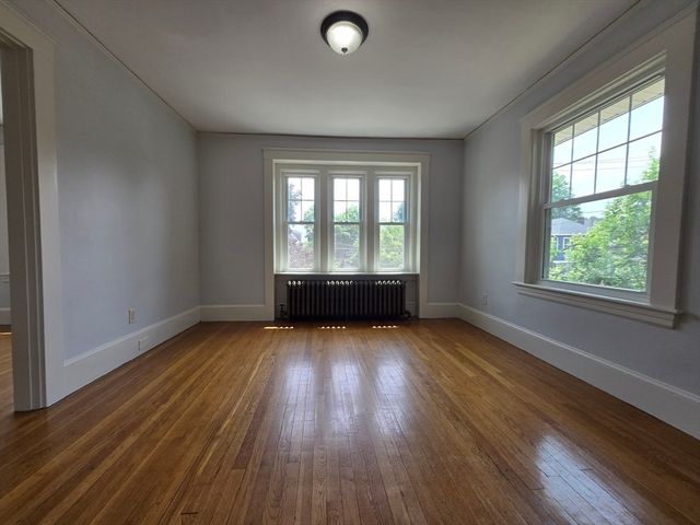 19 Rowe St 2, Newton, MA 02466