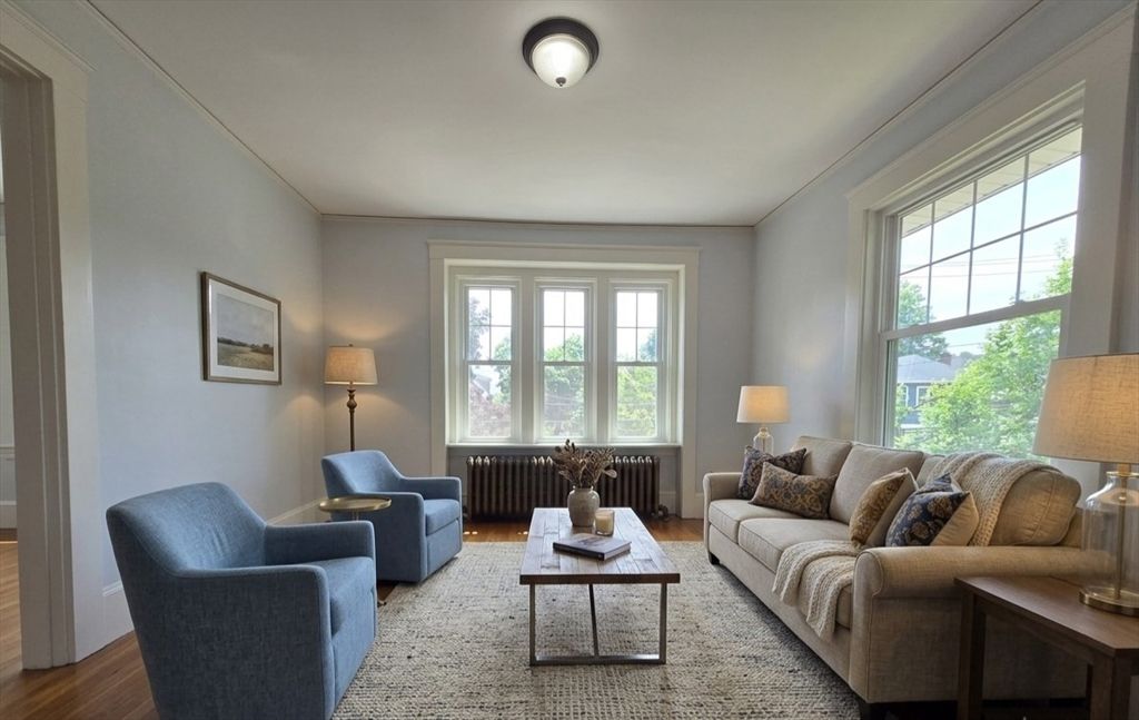 19 Rowe St 2, Newton, MA 02466