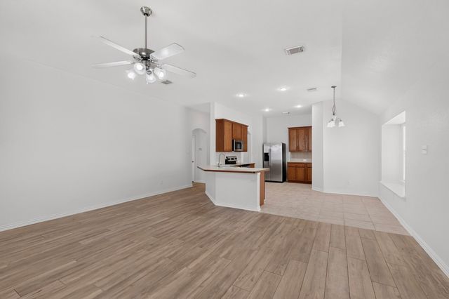 1320 Clearwater Drive, Grand Prairie, TX 75052