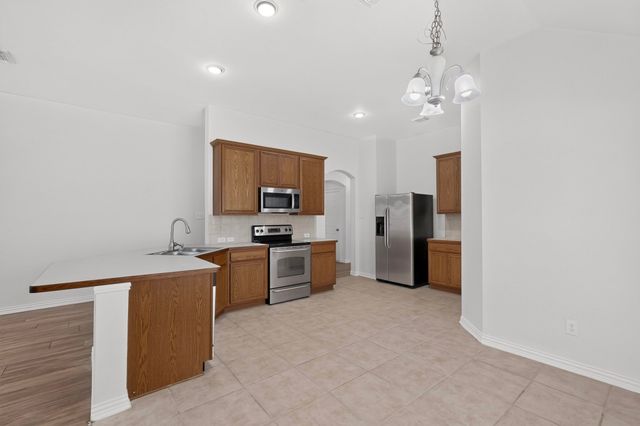 1320 Clearwater Drive, Grand Prairie, TX 75052