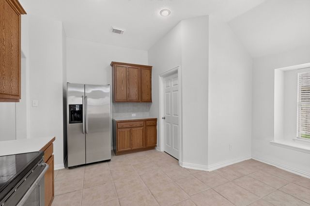 1320 Clearwater Drive, Grand Prairie, TX 75052