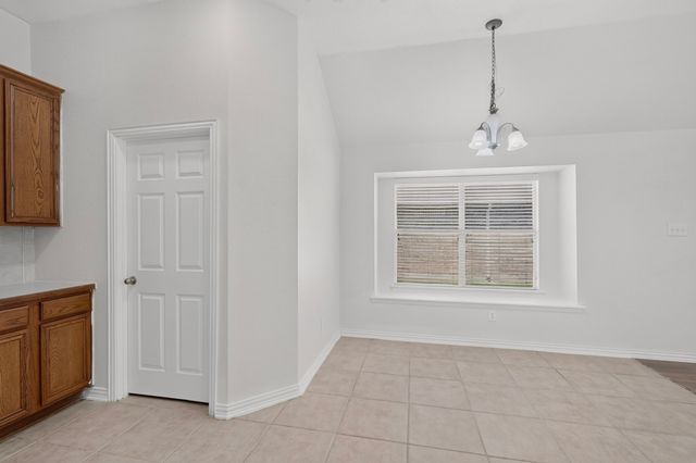 1320 Clearwater Drive, Grand Prairie, TX 75052