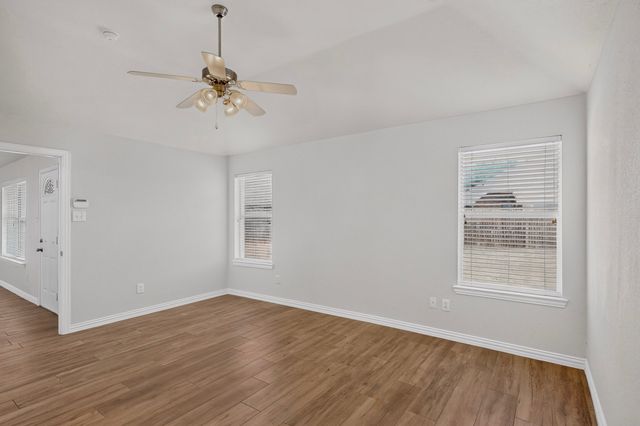 1320 Clearwater Drive, Grand Prairie, TX 75052