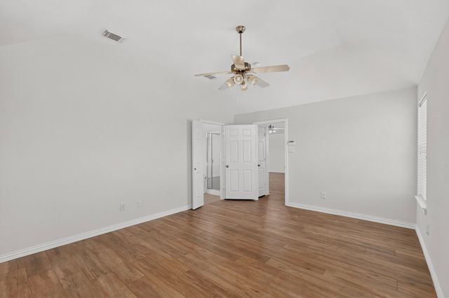 1320 Clearwater Drive, Grand Prairie, TX 75052