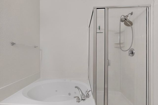 1320 Clearwater Drive, Grand Prairie, TX 75052