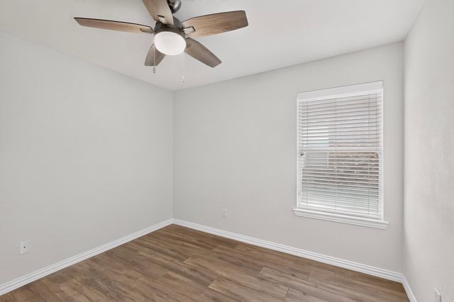 1320 Clearwater Drive, Grand Prairie, TX 75052