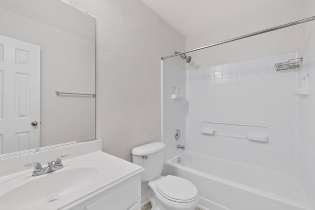 1320 Clearwater Drive, Grand Prairie, TX 75052