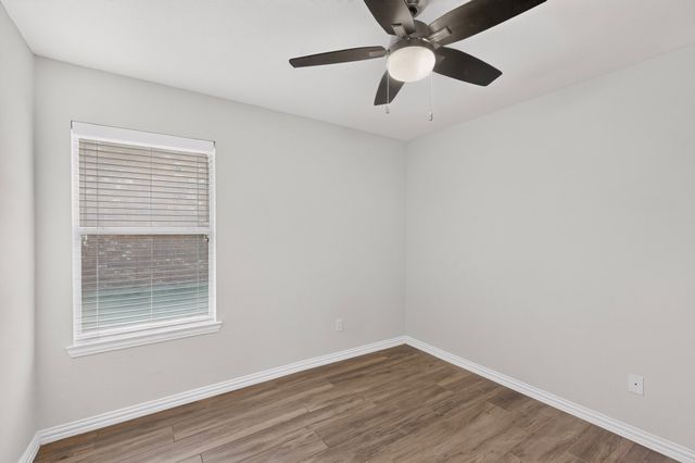 1320 Clearwater Drive, Grand Prairie, TX 75052