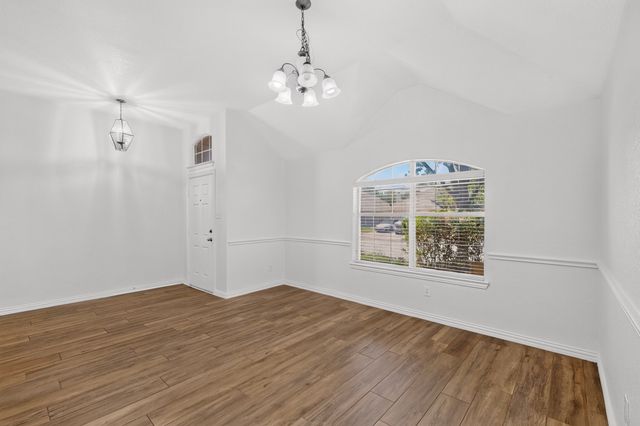 1320 Clearwater Drive, Grand Prairie, TX 75052
