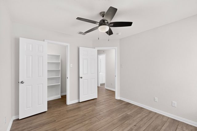 1320 Clearwater Drive, Grand Prairie, TX 75052