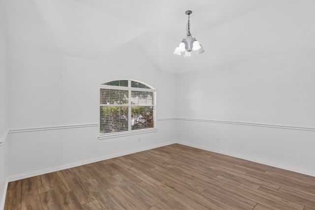 1320 Clearwater Drive, Grand Prairie, TX 75052