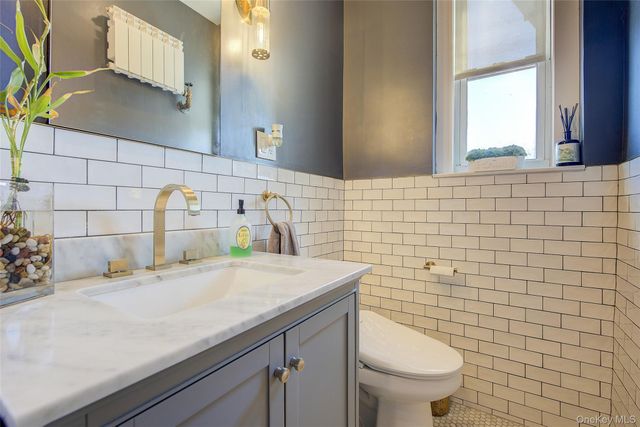 35-55 76th Street 51, Jackson Heights, NY 11372