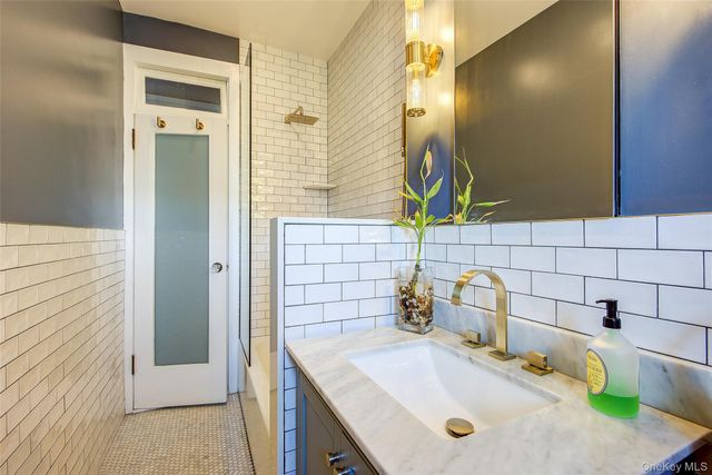 35-55 76th Street 51, Jackson Heights, NY 11372