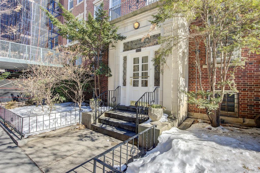 35-55 76th Street 51, Jackson Heights, NY 11372