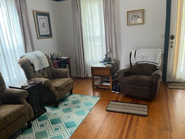 305 S Live Oak Street, Hico, TX 76457