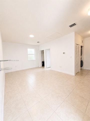 17001 SW 96th St, Miami, FL 33196