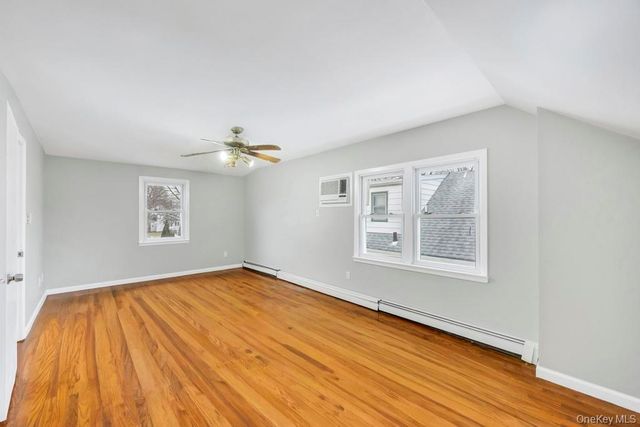 88 Krug Place, Mineola, NY 11501