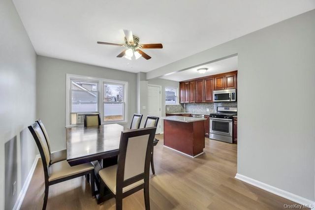 88 Krug Place, Mineola, NY 11501