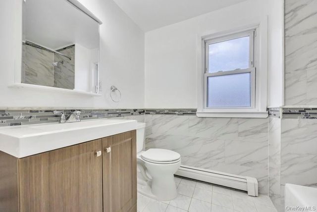 88 Krug Place, Mineola, NY 11501