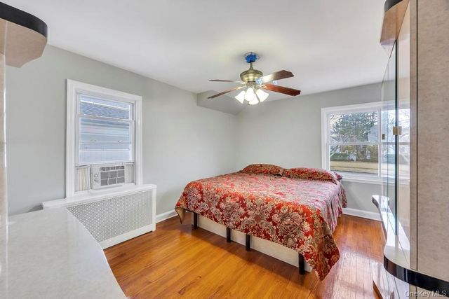 88 Krug Place, Mineola, NY 11501