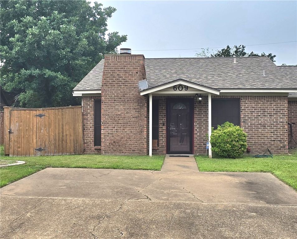 609 San Saba Court, College Station, TX 77845