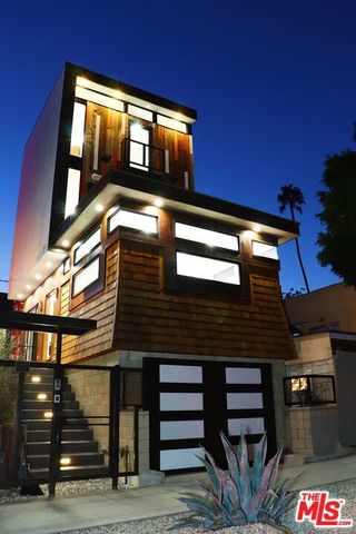 717 N El Centro Avenue, Los Angeles, CA 90038