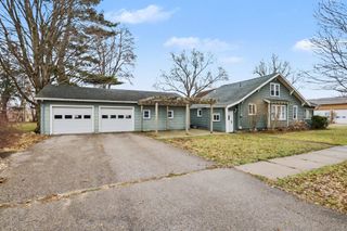 234 W Pleasant Street, Watervliet City, MI 49098