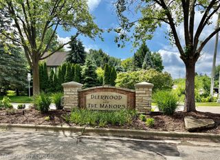 6248 E Crest Forest Court, Independence Charter Township, MI 48348
