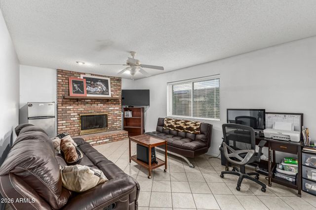 4228 E CAPRI Avenue, Mesa, AZ 85206