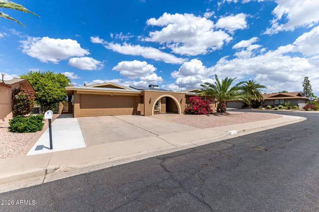 4228 E CAPRI Avenue, Mesa, AZ 85206