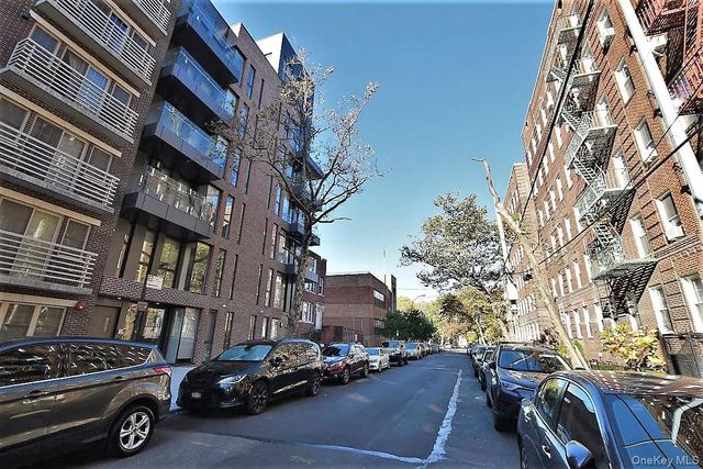 41-26 44th Street 3C, Sunnyside, NY 11104