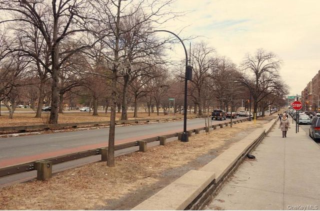 2187 Holland Avenue 2L, Bronx, NY 10462