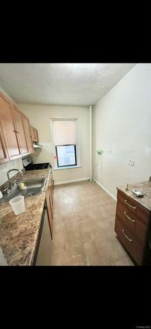 2187 Holland Avenue 2L, Bronx, NY 10462