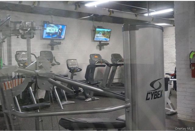 2187 Holland Avenue 2L, Bronx, NY 10462