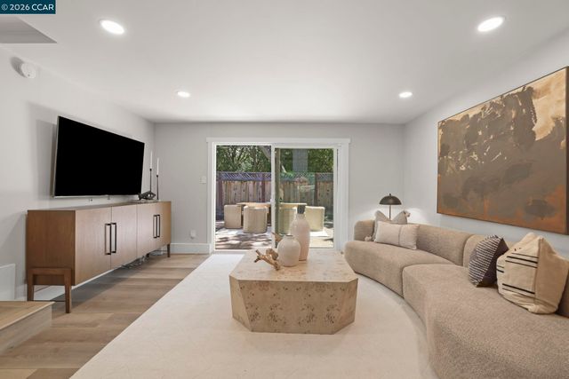 612 St Marys Rd, Lafayette, CA 94549