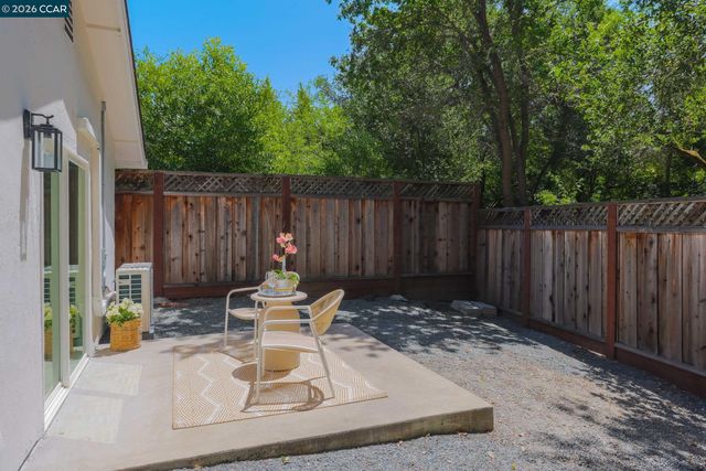 612 St Marys Rd, Lafayette, CA 94549