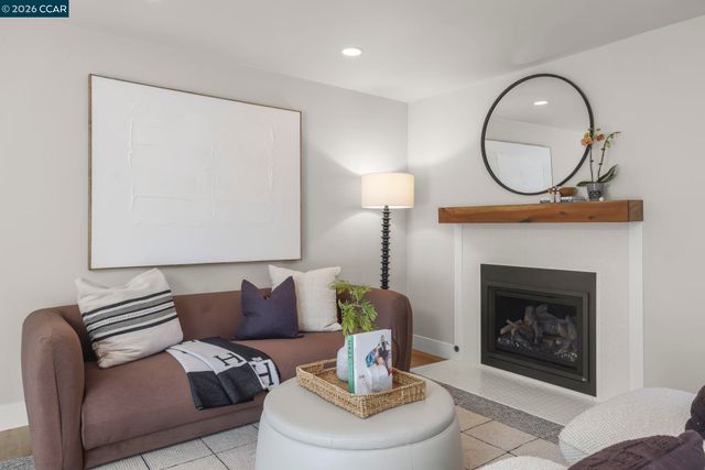 612 St Marys Rd, Lafayette, CA 94549