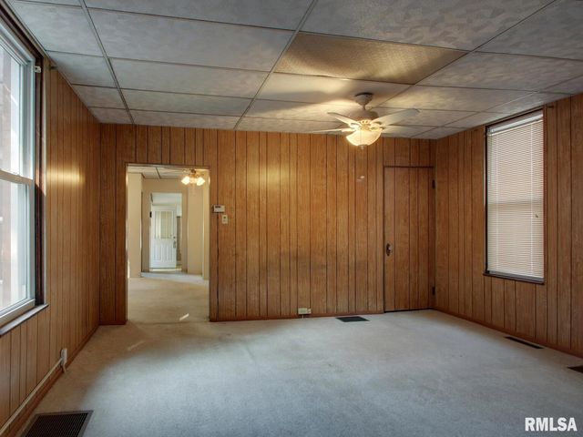 1029 N 11TH Street, Quincy, IL 62301