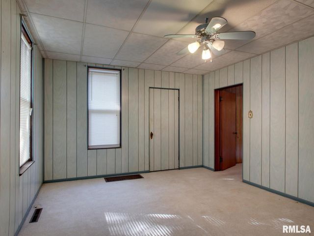 1029 N 11TH Street, Quincy, IL 62301