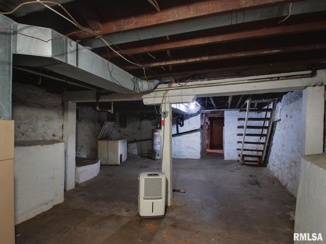 1029 N 11TH Street, Quincy, IL 62301