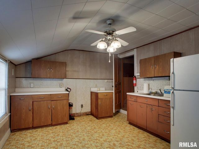 1029 N 11TH Street, Quincy, IL 62301