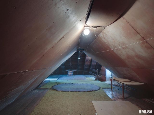 1029 N 11TH Street, Quincy, IL 62301